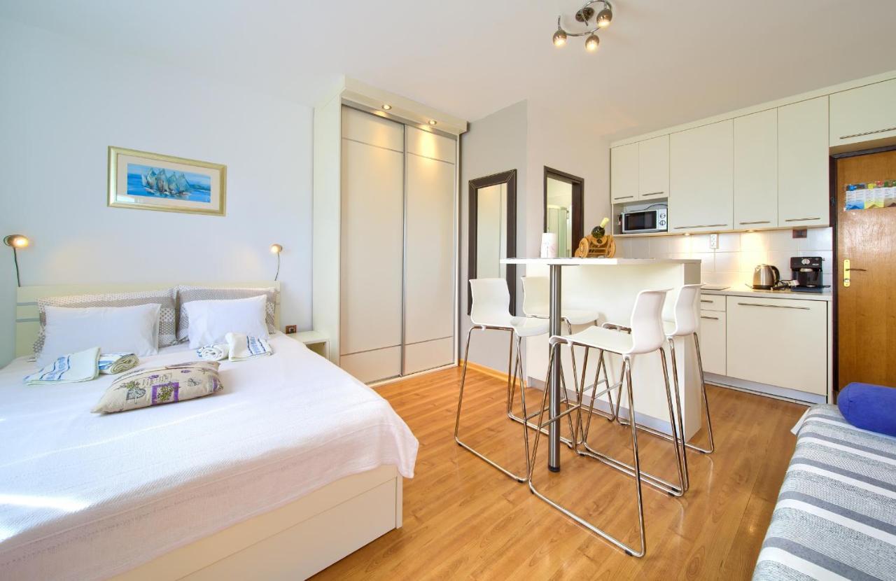 Studio Apartment Vesna Крк Екстер'єр фото