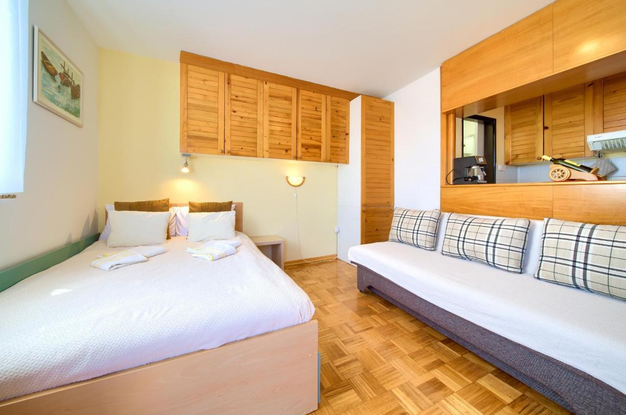 Studio Apartment Vesna Крк Екстер'єр фото