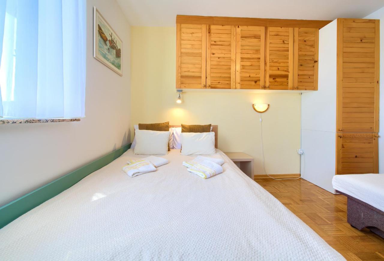 Studio Apartment Vesna Крк Екстер'єр фото
